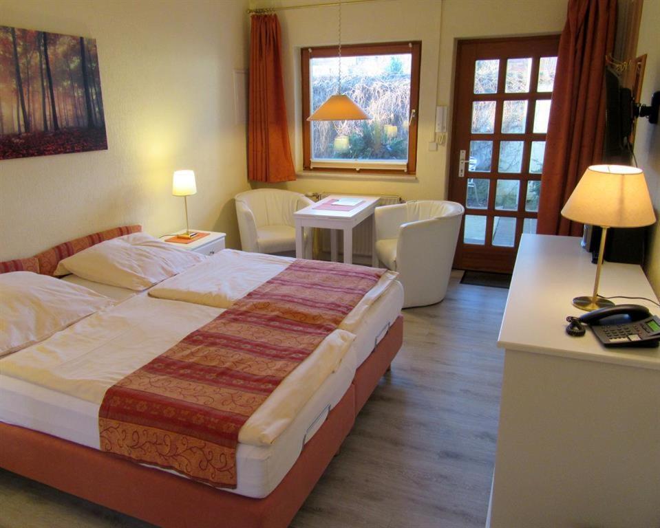 Altes Schulhaus Apartment Бад Швартау Стая снимка